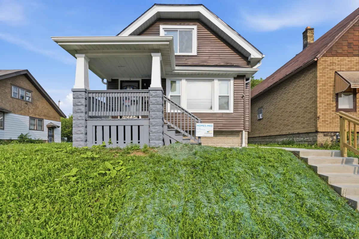 2920 N 27th St, Milwaukee, WI 53210 - #1