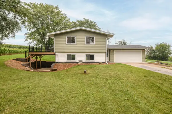 W389N7644 Pennsylvania St, Oconomowoc, WI 53066
