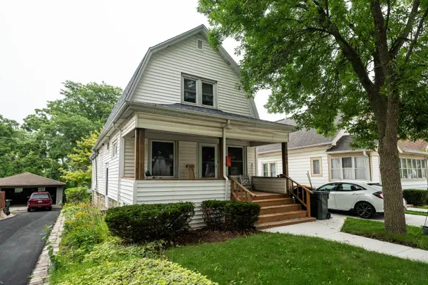 1906 S 91st St, West Allis, WI 53227