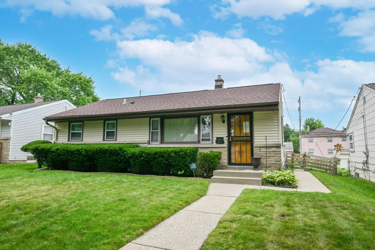 7722 W Kathryn Ave, Milwaukee, WI 53218 - #1