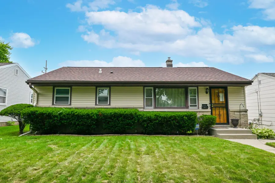 7722 W Kathryn Ave, Milwaukee, WI 53218 - #2