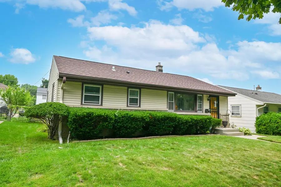 7722 W Kathryn Ave, Milwaukee, WI 53218 - #3