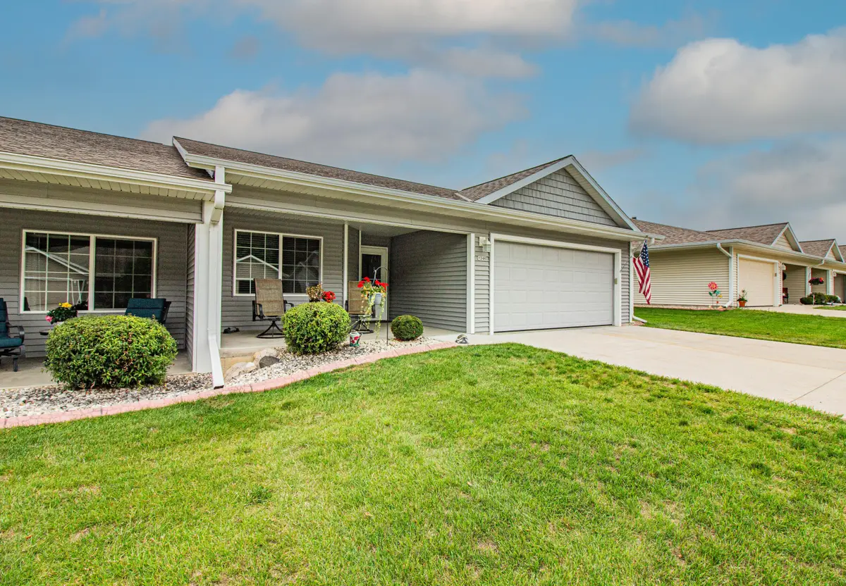 1246 Fieldstone Dr, Hartford, WI 53027 - #1