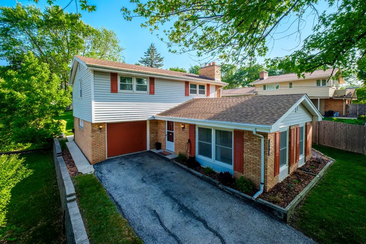 10445 W Concordia Ave, Wauwatosa, WI 53222 - #1