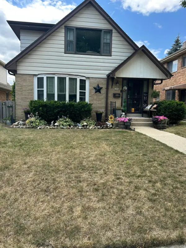 8023 W Beckett Ave, Milwaukee, WI 53218
