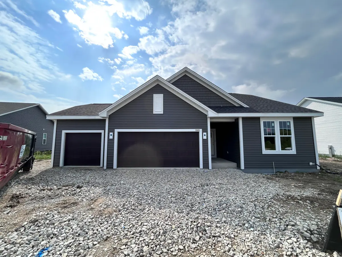 9589 S Sophia Ct, Franklin, WI 53132 - #1