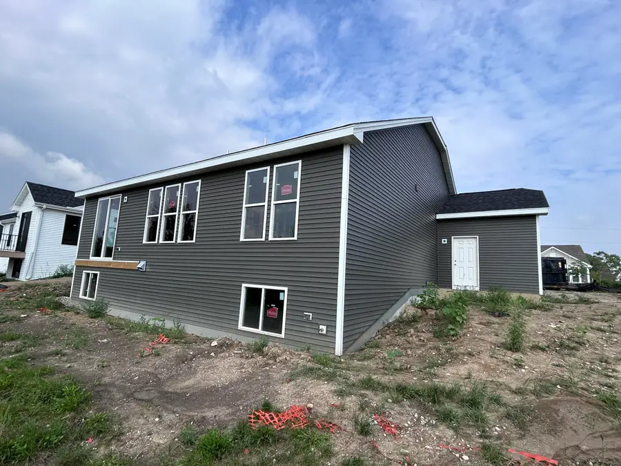 9589 S Sophia Ct, Franklin, WI 53132 - #3