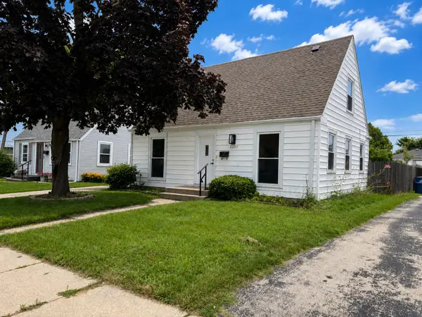 2205 Hayes Ave, Racine, WI 53405