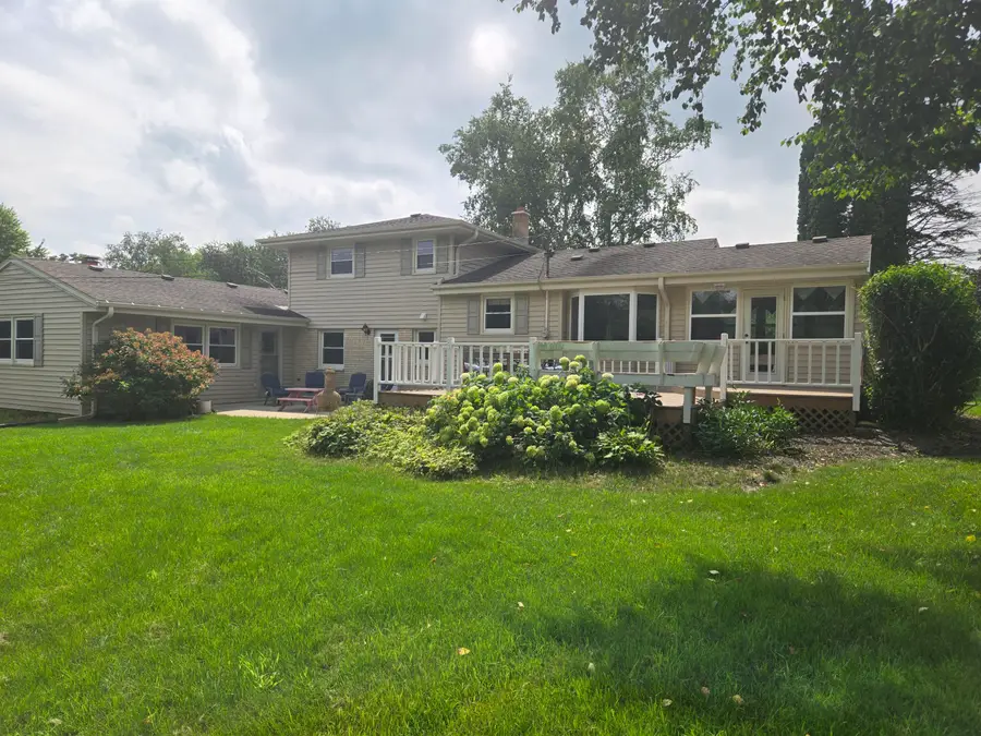 N71W13776 Nicolet Ct, Menomonee Falls, WI 53051 - #3