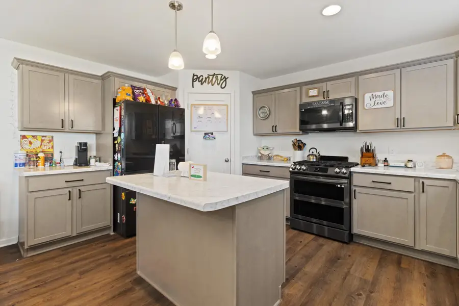906 Ridge Ct, Watertown, WI 53094 - #3