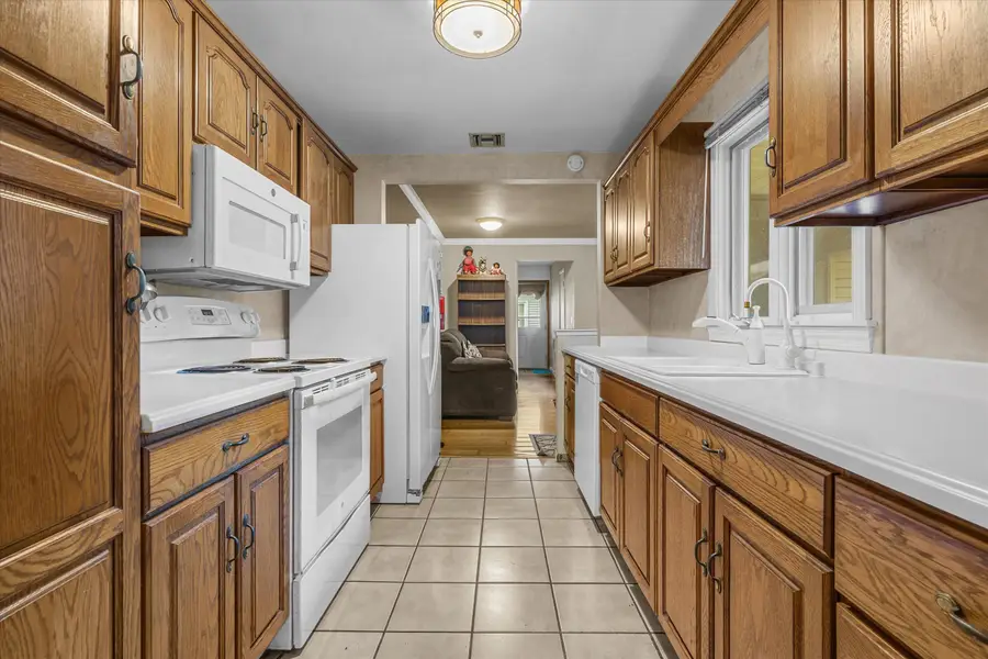 625 N Hine Ave, Waukesha, WI 53188 - #3
