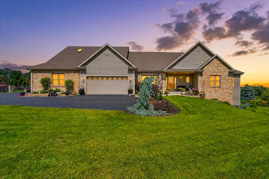 2266 Powder Hill Rd, Erin, WI 53027 - #3