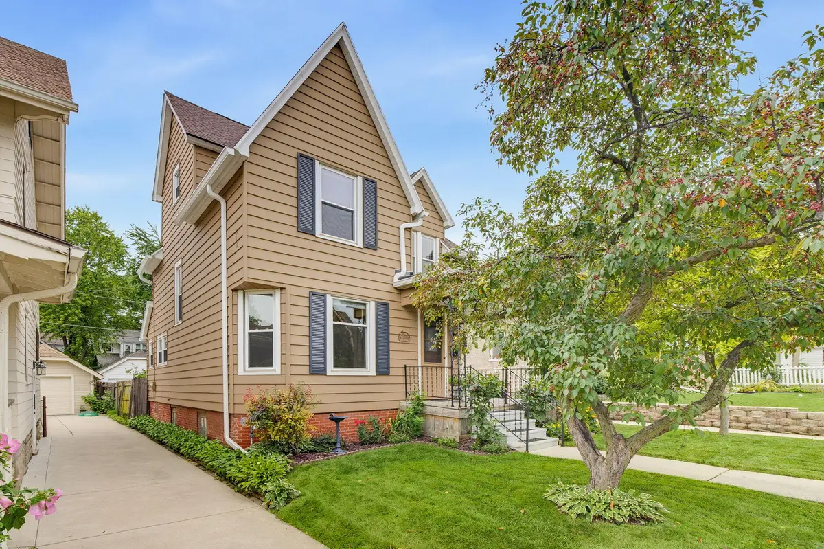 1542 S 79th St, West Allis, WI 53214 - #1