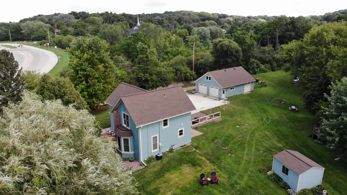 N14W28039 Silvernail Rd, Delafield, WI 53072 - #1