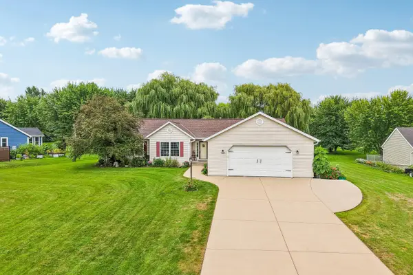 W2055 Summer Hill Dr, Sullivan, WI 53137