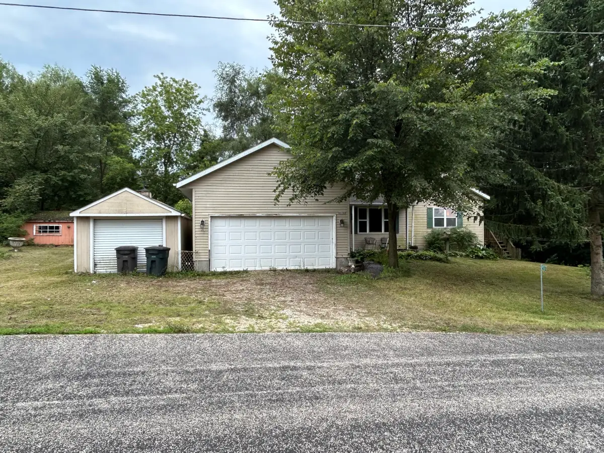 W5123 Wisconsin Dr, Sugar Creek, WI 53121 - #1
