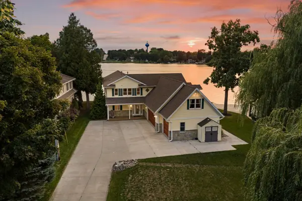 95 E Shore Dr, Random Lake, WI 53075
