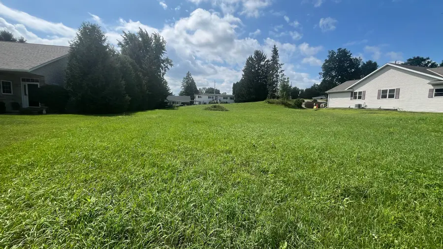 2013 Daisy Dr, West Bend, WI 53090 - #3