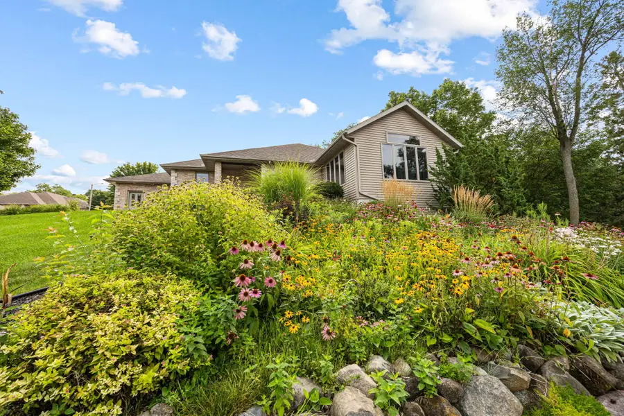 1227 W Sherman Ave, Fort Atkinson, WI 53538 - #2