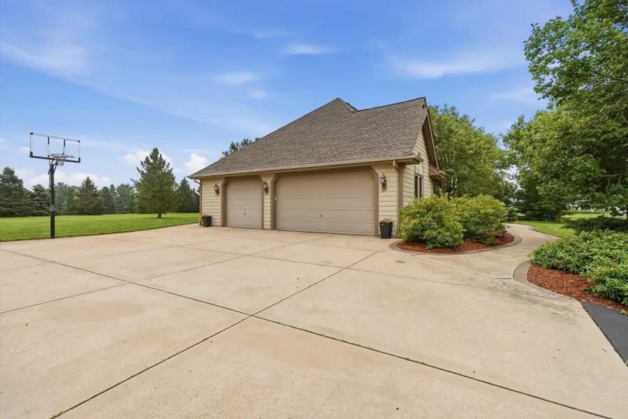 W346S9520 Jericho Ct, Eagle, WI 53119 - #3