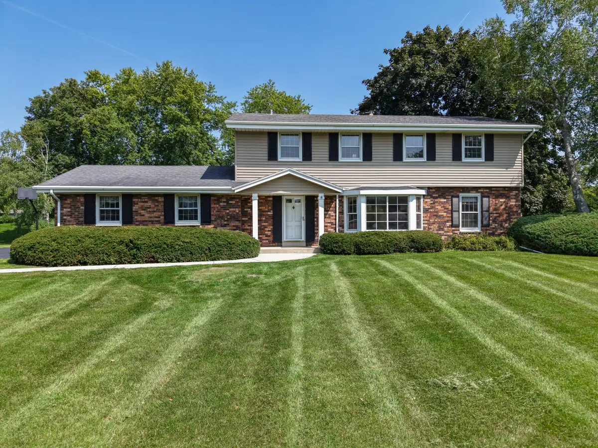4690 Parkhurst Dr, Brookfield, WI 53045 - #1