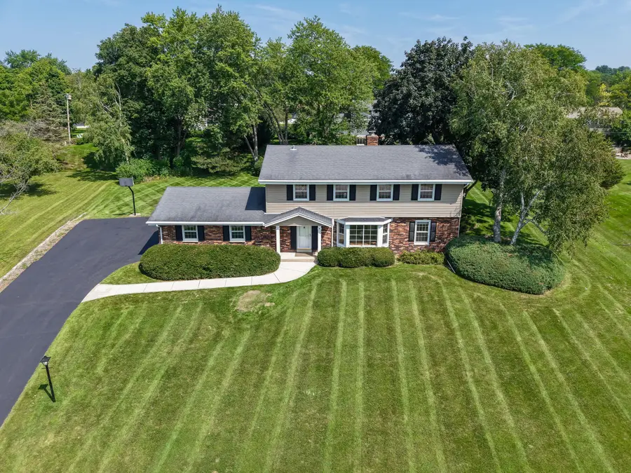 4690 Parkhurst Dr, Brookfield, WI 53045 - #2