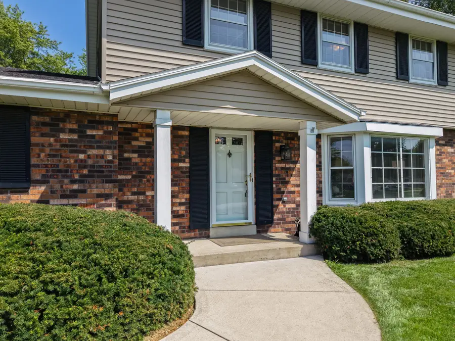 4690 Parkhurst Dr, Brookfield, WI 53045 - #3