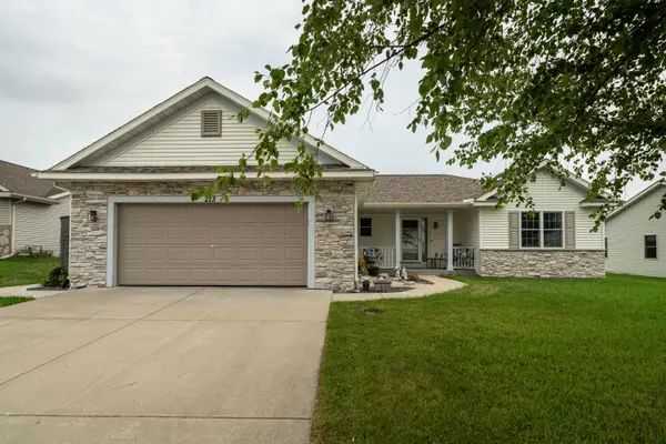 213 Gosdeck Ln, Johnson Creek, WI 53038