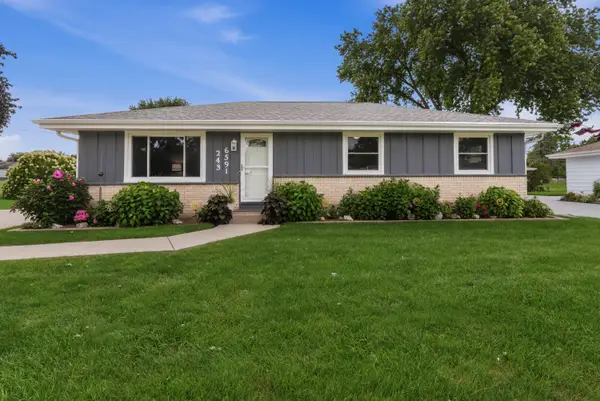 W243N6591 Westhaven Dr, Sussex, WI 53089