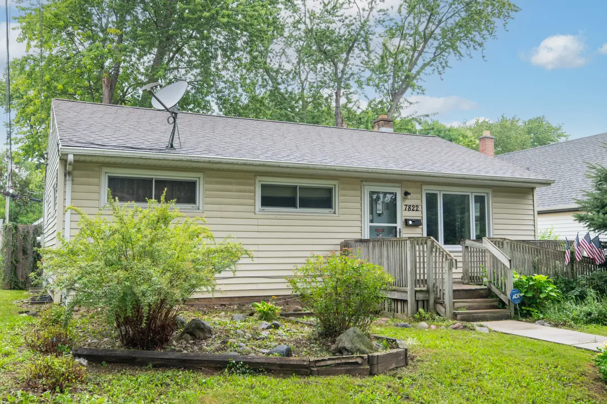 7822 W Palmetto Ave, Milwaukee, WI 53218 - #1