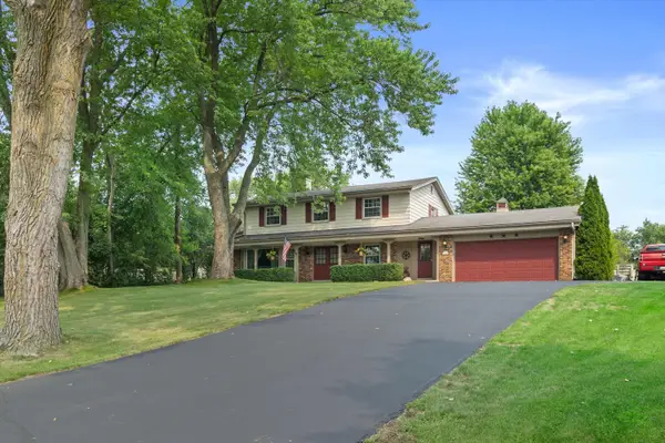 W227S4508 Patricia Ln, Waukesha, WI 53189