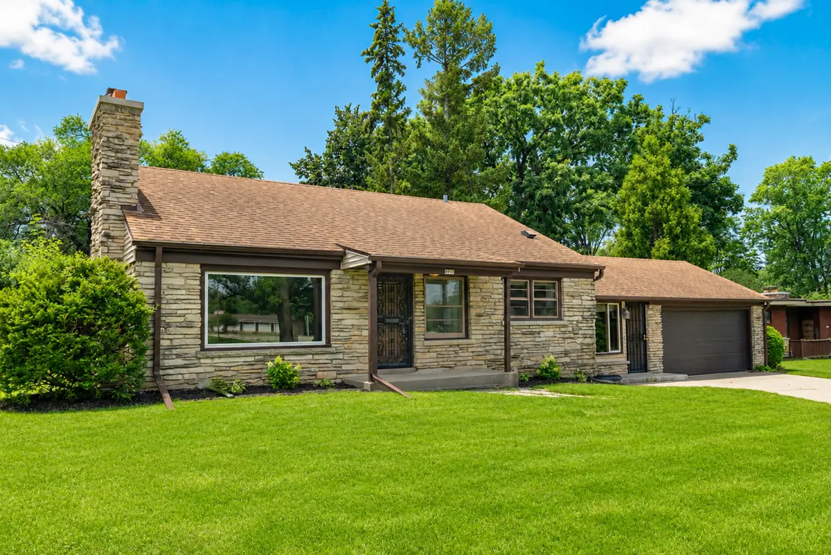 4411 W Custer Ave, Milwaukee, WI 53218 - #1