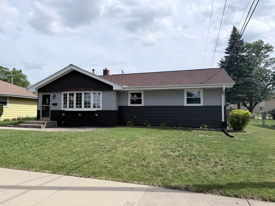 7713 W Verona Ct, Milwaukee, WI 53219 - #2