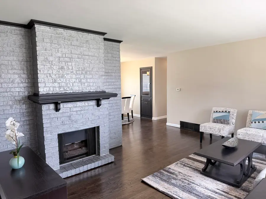 7713 W Verona Ct, Milwaukee, WI 53219 - #3
