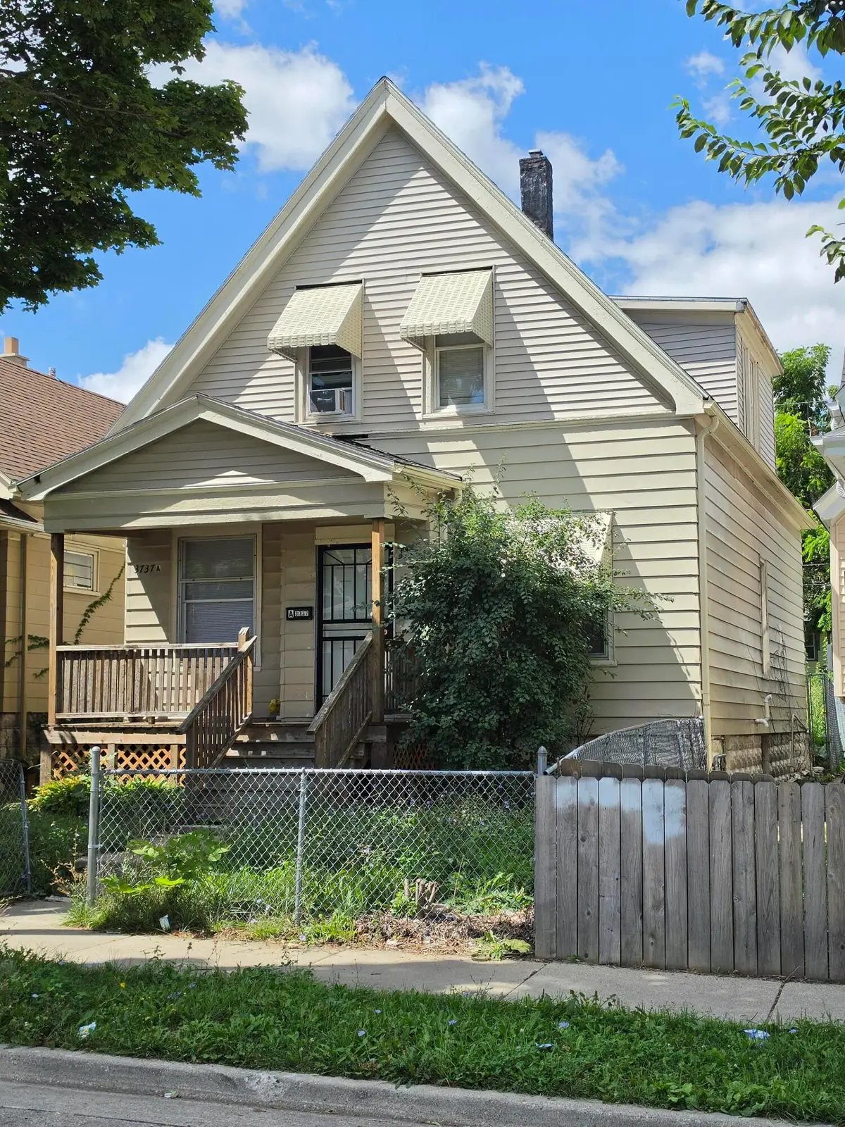 3737 N 10th St, Milwaukee, WI 53206 - #1