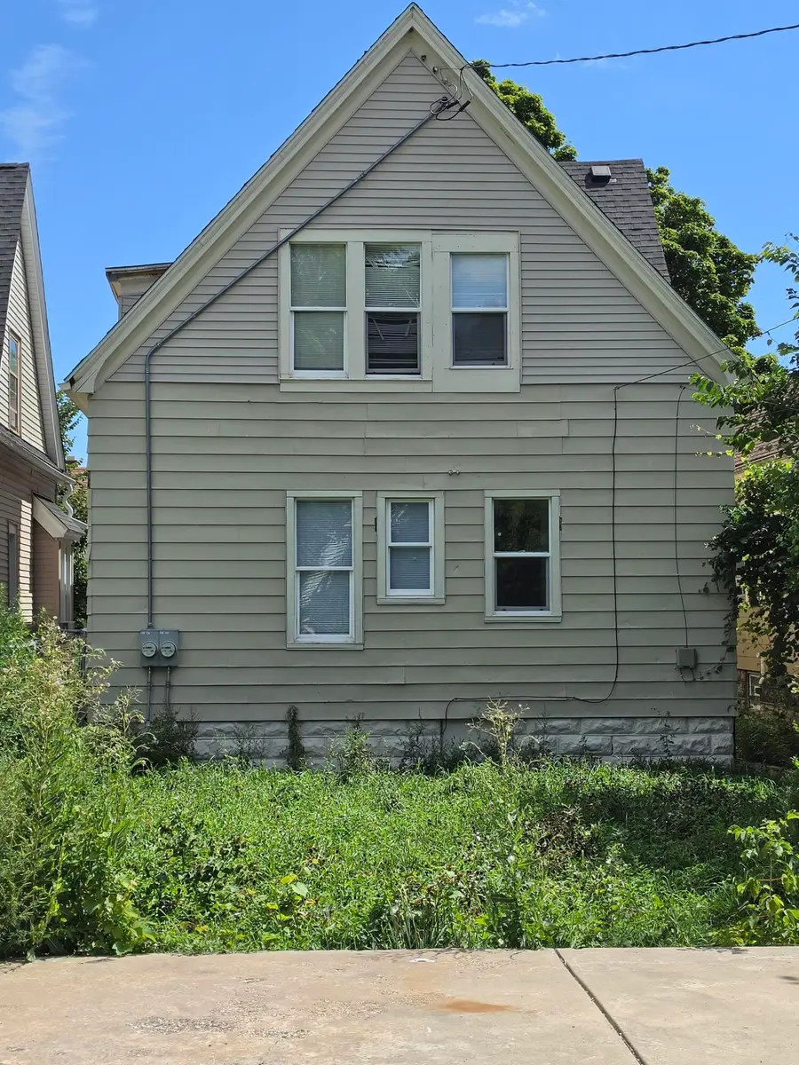 3737 N 10th St, Milwaukee, WI 53206 - #2