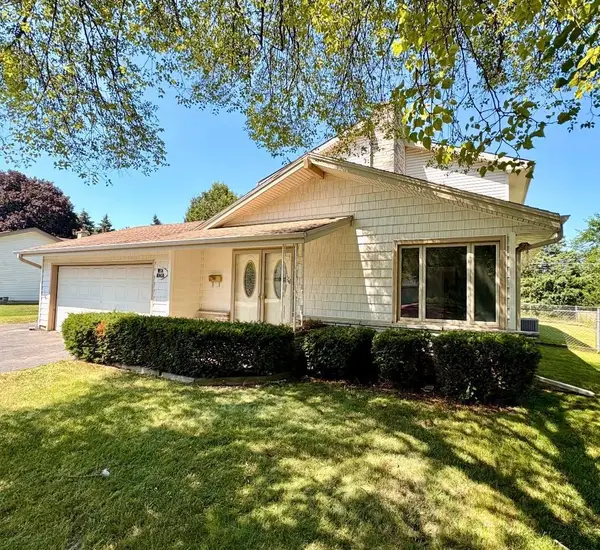 W174N9459 Devon Wood Rd, Menomonee Falls, WI 53051