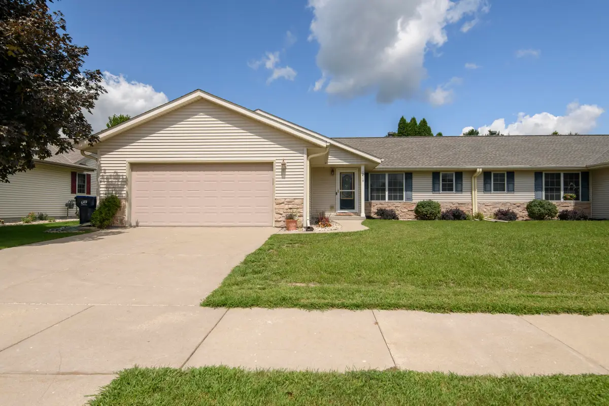 419 Jewel St, Juneau, WI 53039 - #1