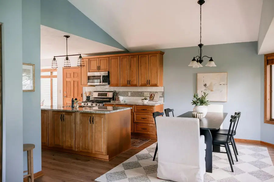 108 E Sutton Pl, Waukesha, WI 53188 - #3