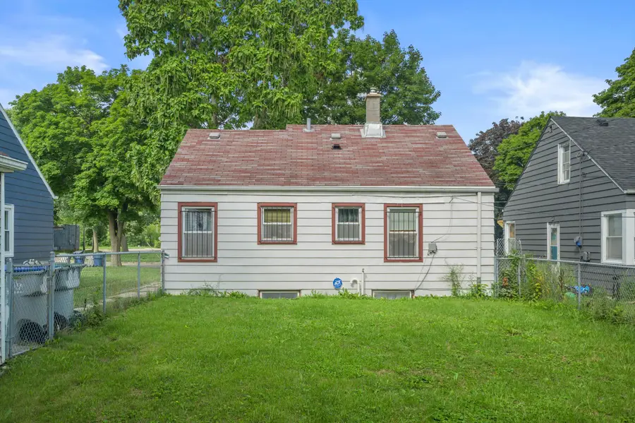 4908 N 27th St, Milwaukee, WI 53209 - #3
