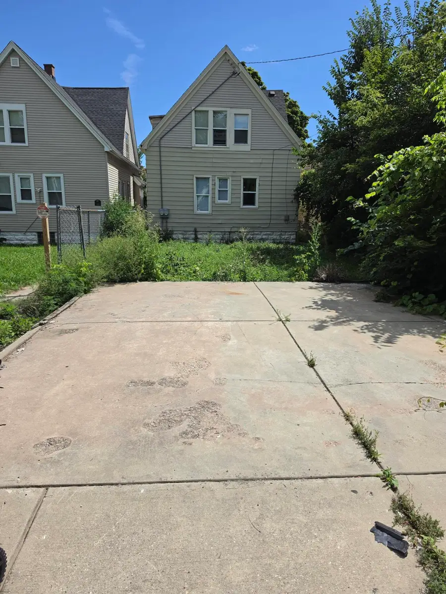 3737 N 10th St, Milwaukee, WI 53206 - #2