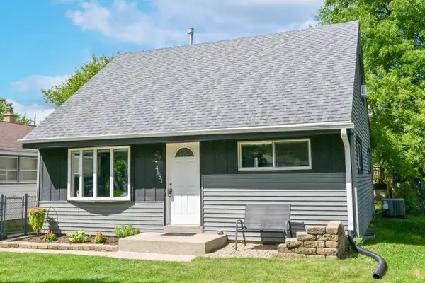 4551 S 50th St, Greenfield, WI 53220