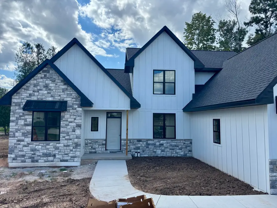 338 Mosie Ct, Manitowoc, WI 54220 - #2