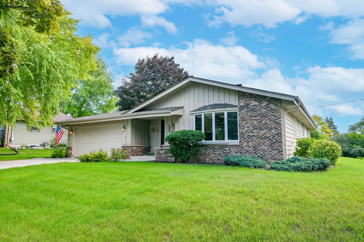 1956 Keith Ln, Grafton, WI 53024 - #1