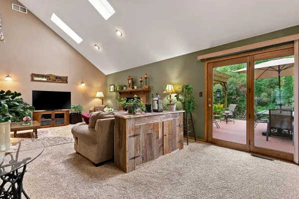 4589 Hunters Glen Dr, Sheboygan, WI 53083