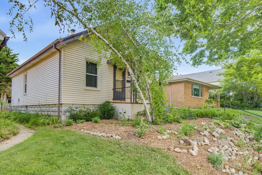 3416 S Quincy Ave, Milwaukee, WI 53207 - #3
