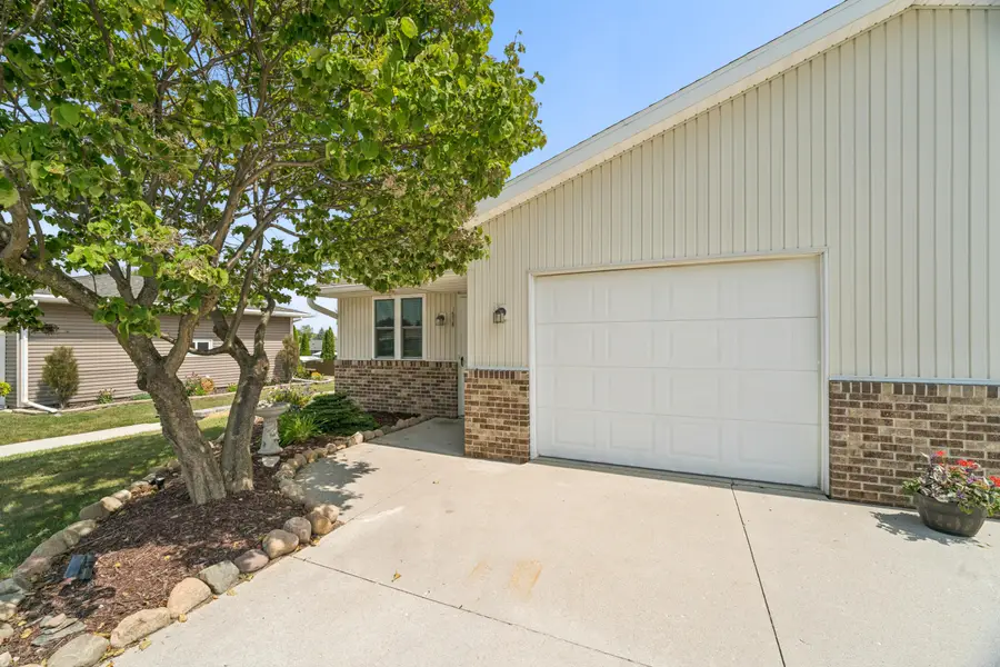 1518 Mason St, New Holstein, WI 53061 - #3