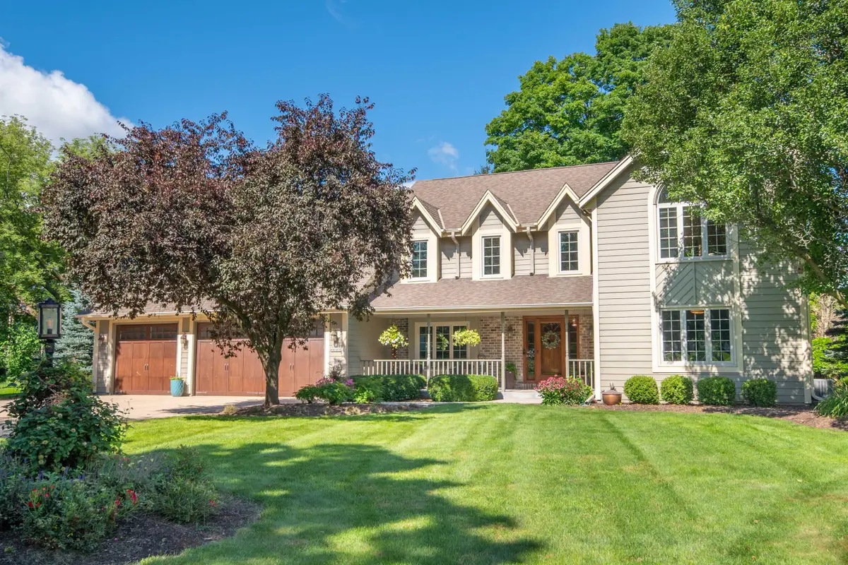 W168N10307 Wildrose Ln, Germantown, WI 53022 - #1