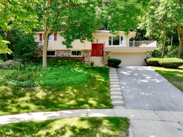 904 Lynne Ct, Waukesha, WI 53186
