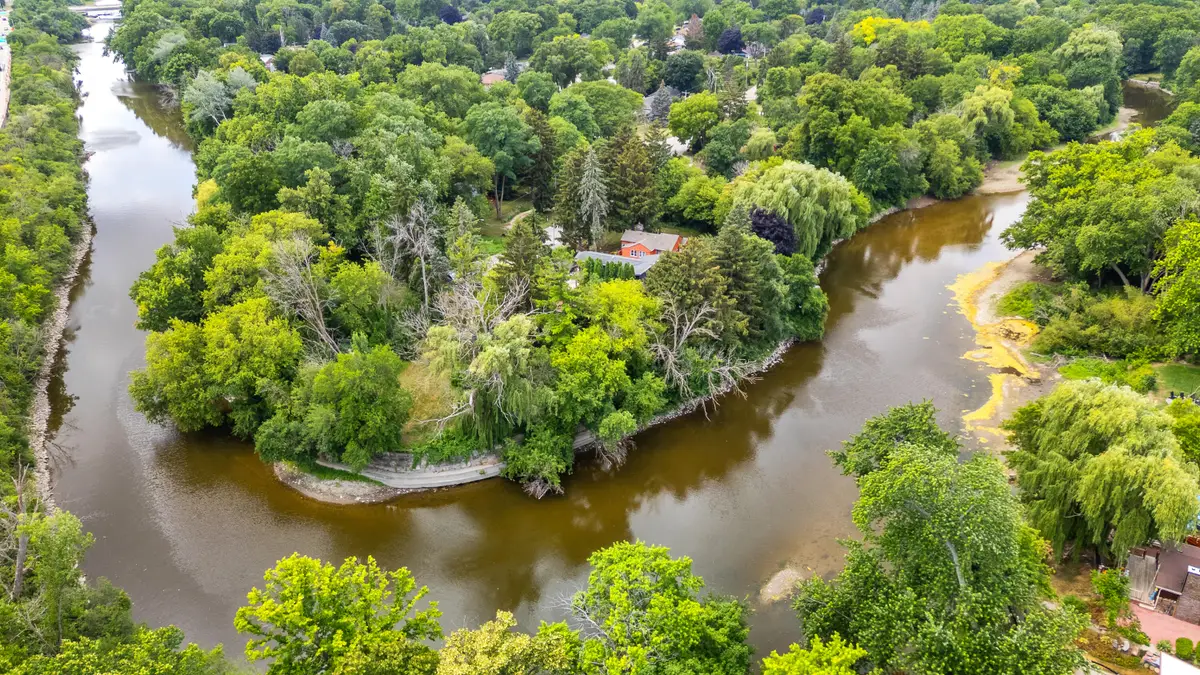 500 W Riverview Dr, Glendale, WI 53209 - #1
